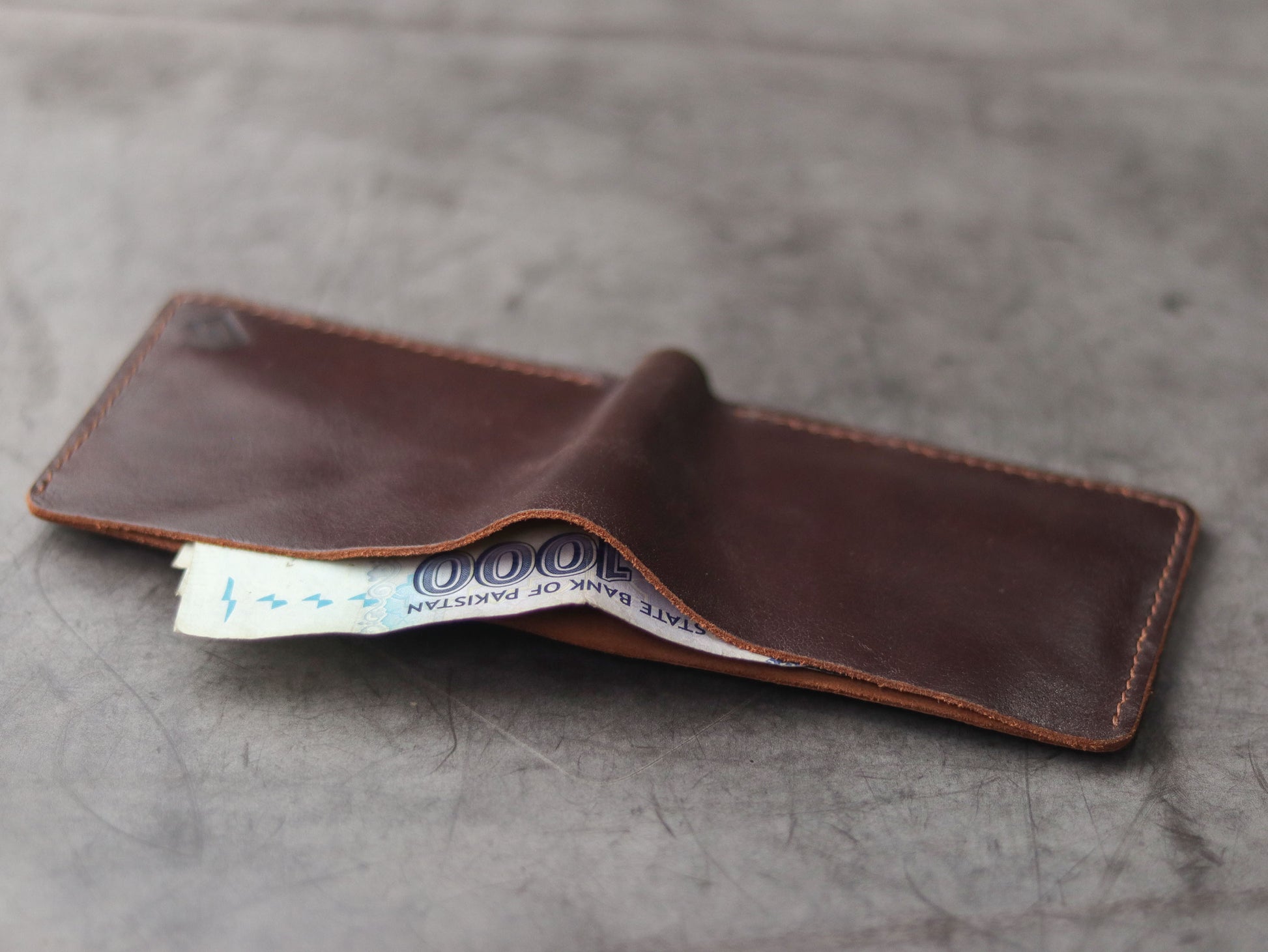 "WALDOR" BI-FOLD LEATHER WALLET - COGNAC BROWN - grip