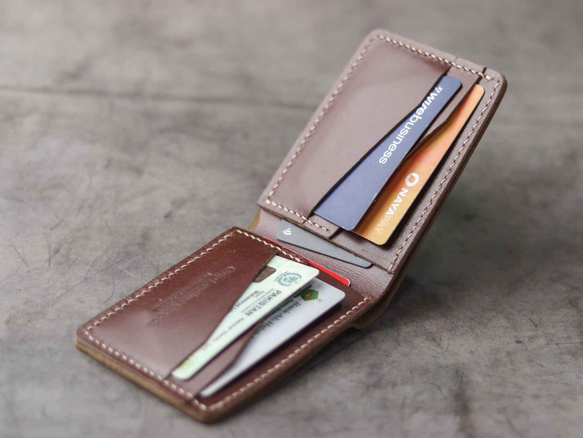 "WALDOR" BI-FOLD LEATHER WALLET - WHISKY BROWN - grip