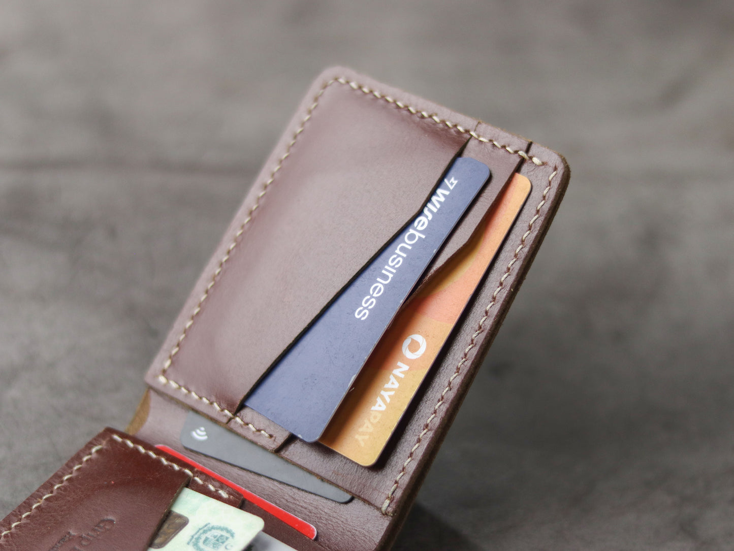 "WALDOR" BI-FOLD LEATHER WALLET - WHISKY BROWN - grip