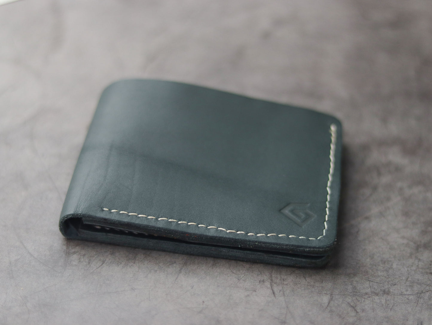 "WALDOR" BI-FOLD LEATHER WALLET - CARTLETON GREEN - grip